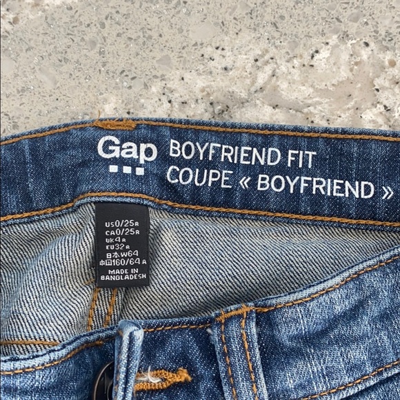 GAP Boyfriend fit jeans - Picture 2 of 3